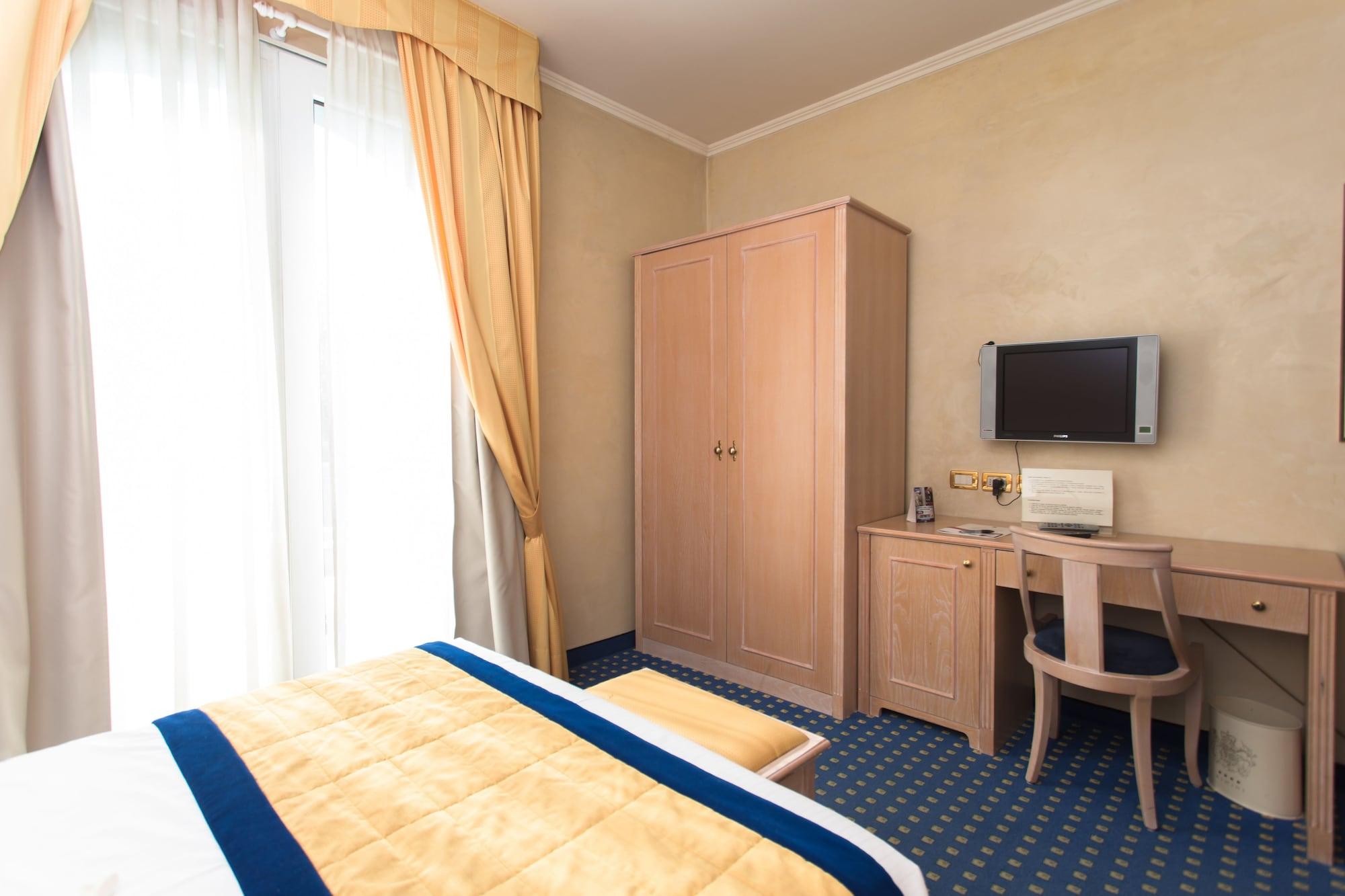 Hotel De Londres Римини Екстериор снимка