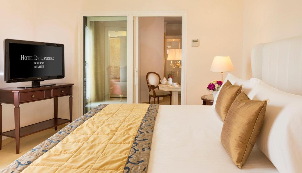 Hotel De Londres Римини Екстериор снимка