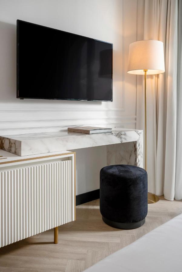 Hotel De Londres Римини Екстериор снимка