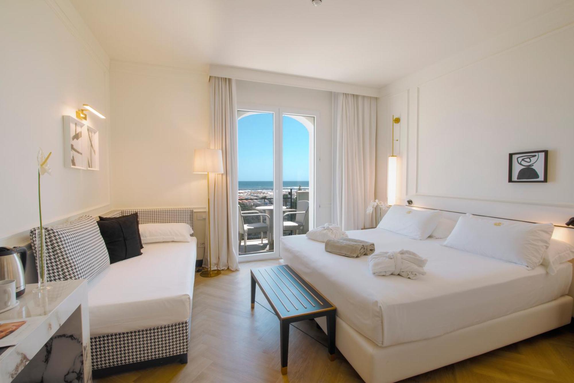 Hotel De Londres Римини Екстериор снимка