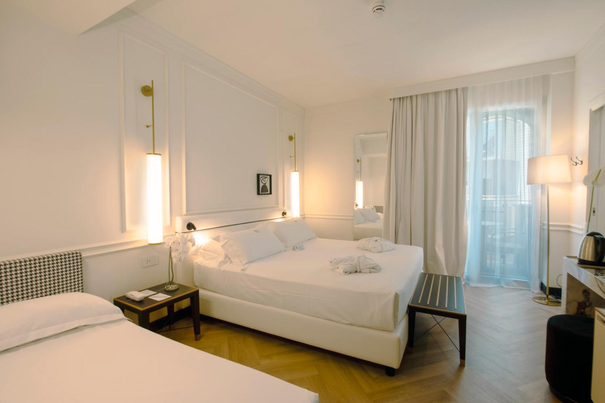 Hotel De Londres Римини Екстериор снимка
