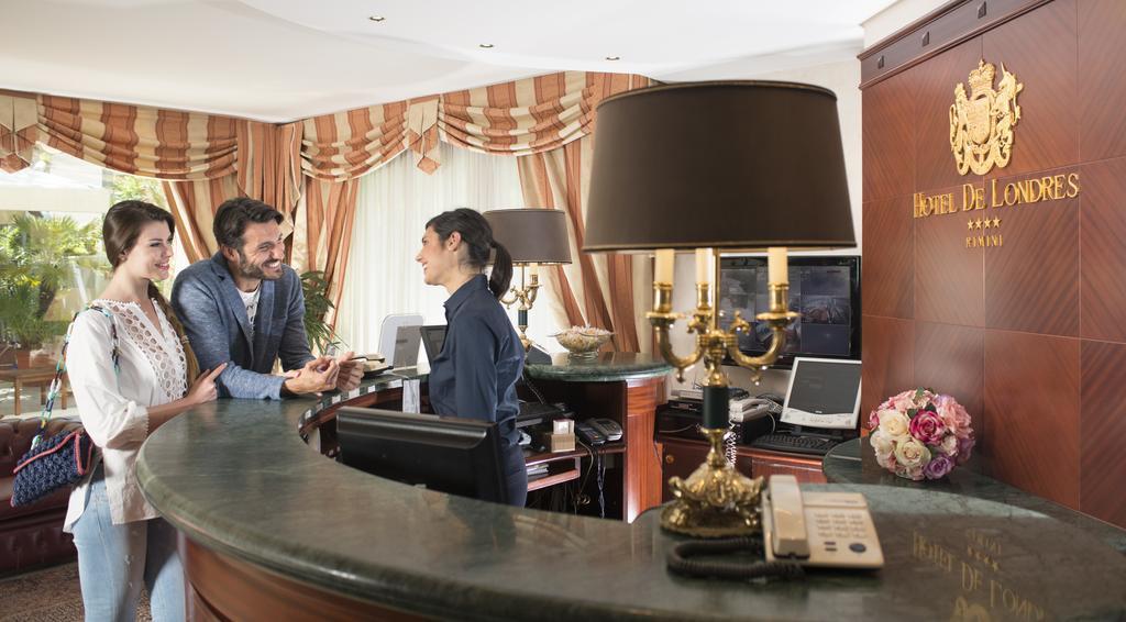 Hotel De Londres Римини Екстериор снимка