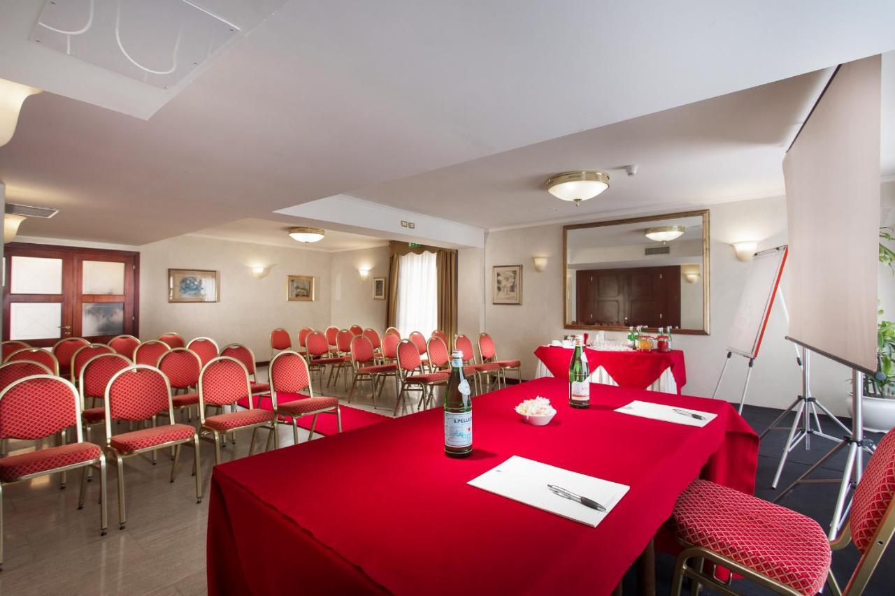 Hotel De Londres Римини Екстериор снимка