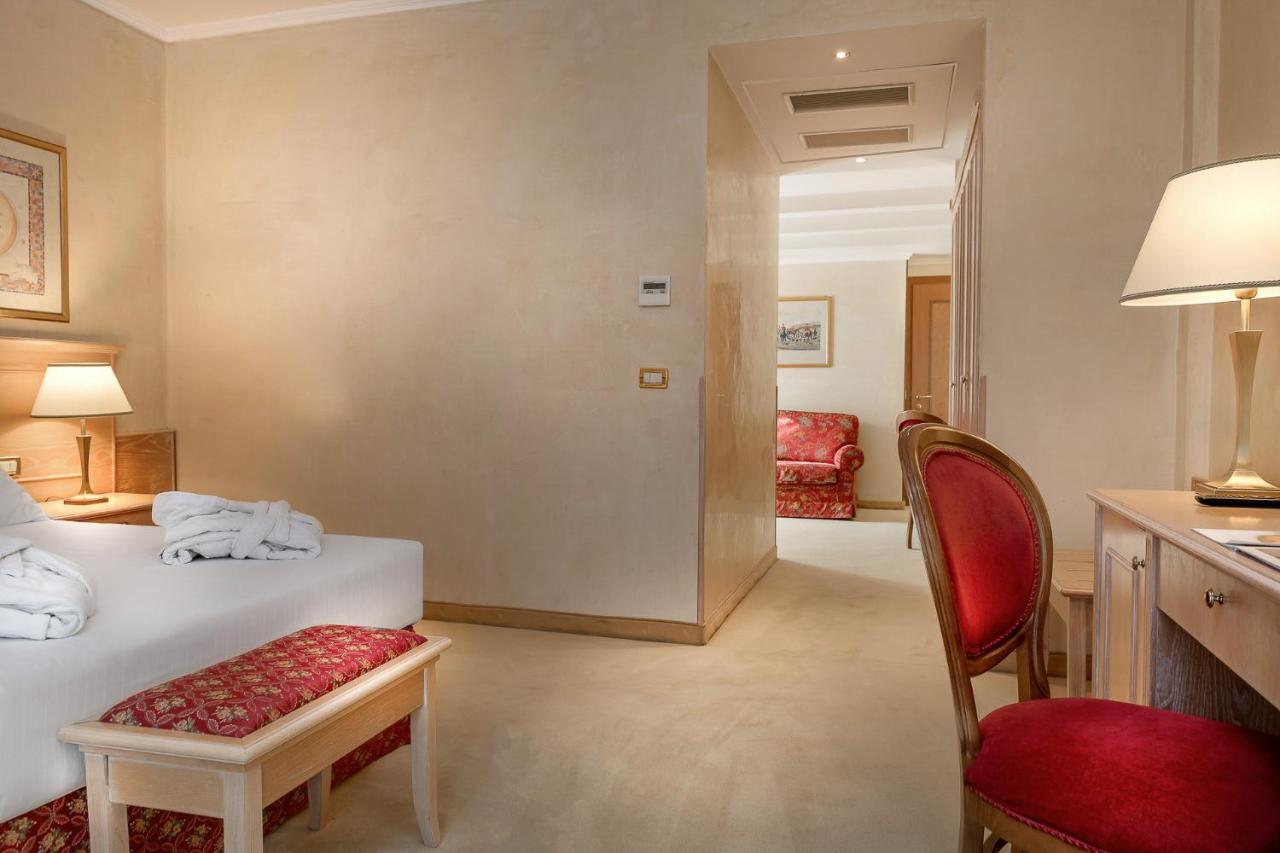 Hotel De Londres Римини Стая снимка